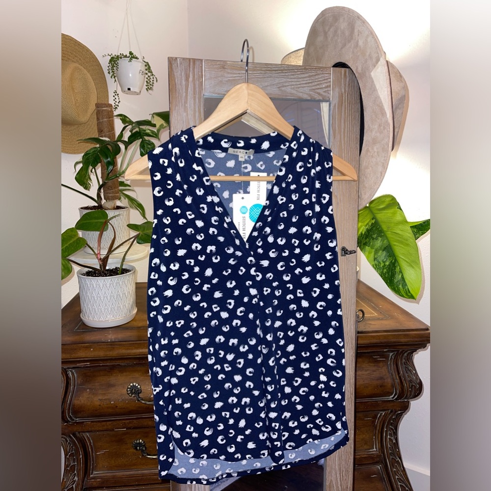 *BEAUTIFUL* NWT Beacon XS navy with white pattern